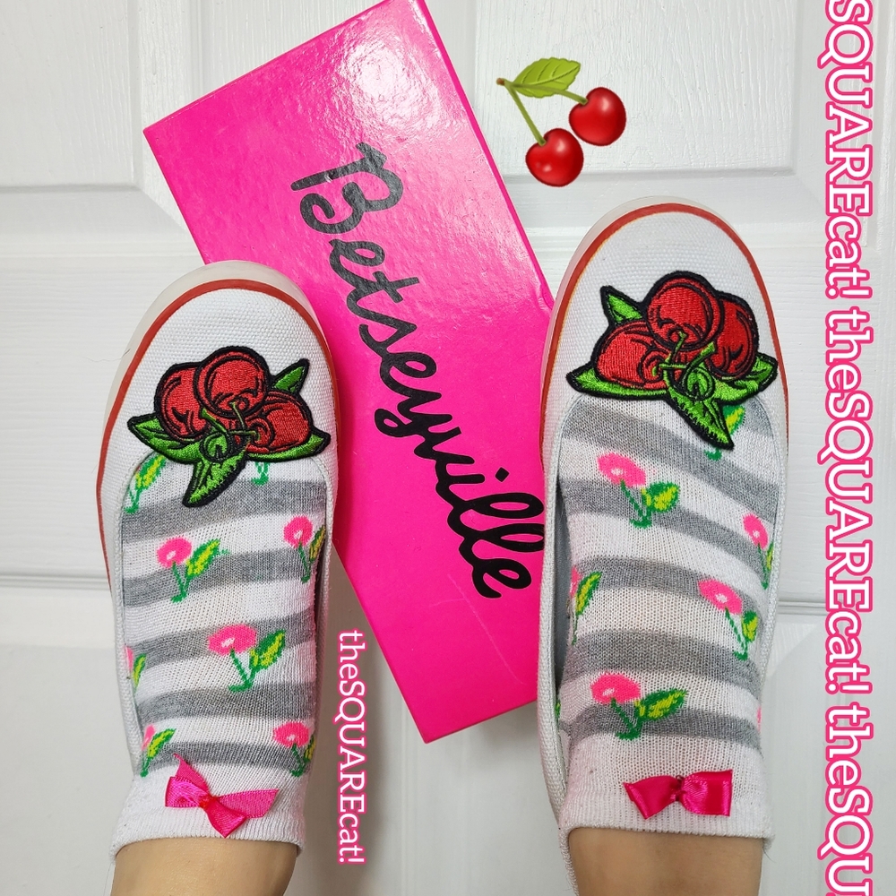 Betseyville🍒 CHERRY fruit pinup kawaii kitsch retro rocker slip on flats size 8